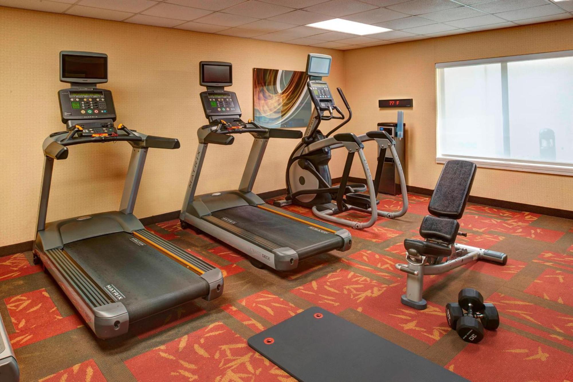 Courtyard By Marriott Lexington North Hotel Bagian luar foto