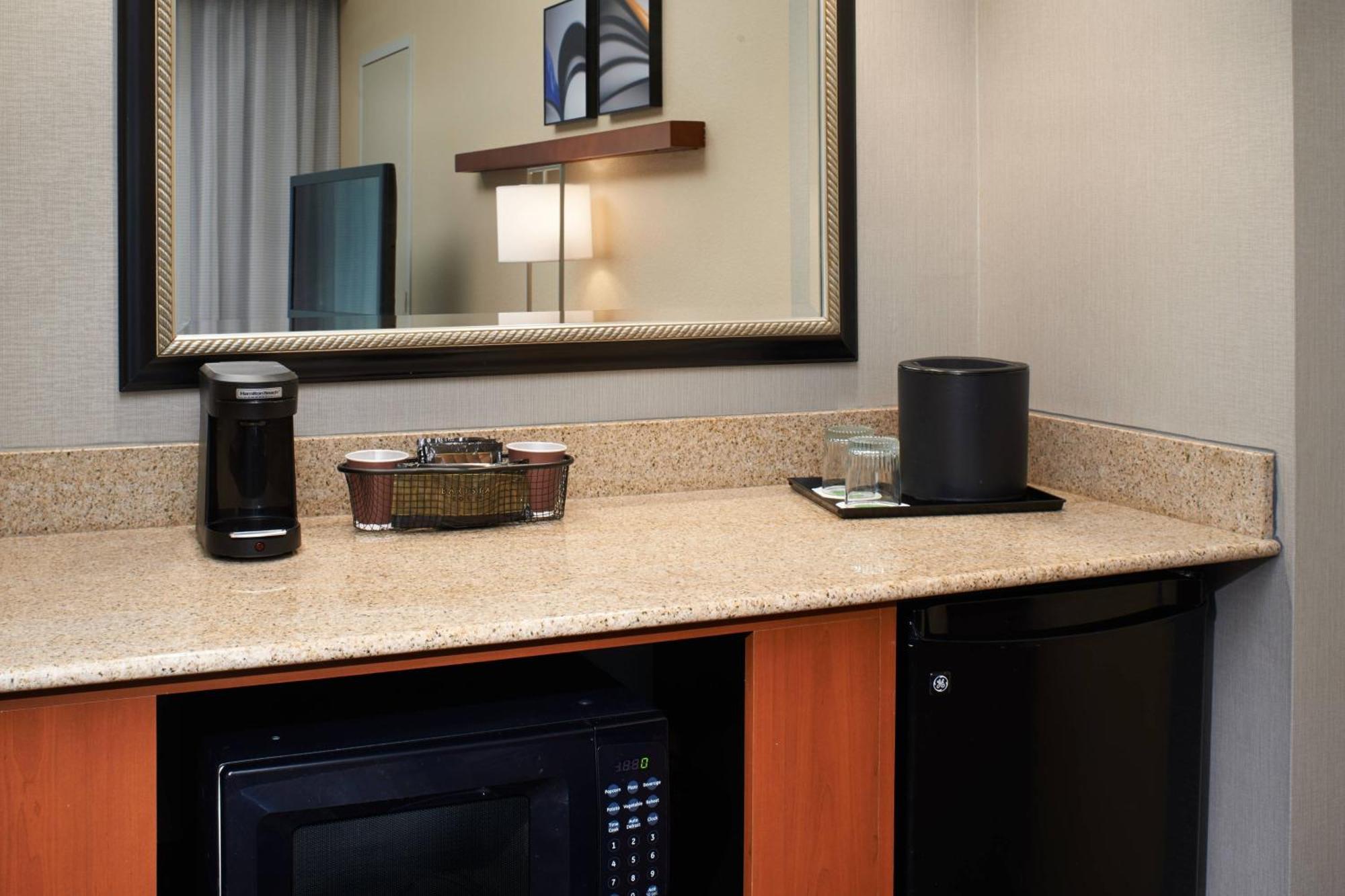 Courtyard By Marriott Lexington North Hotel Bagian luar foto