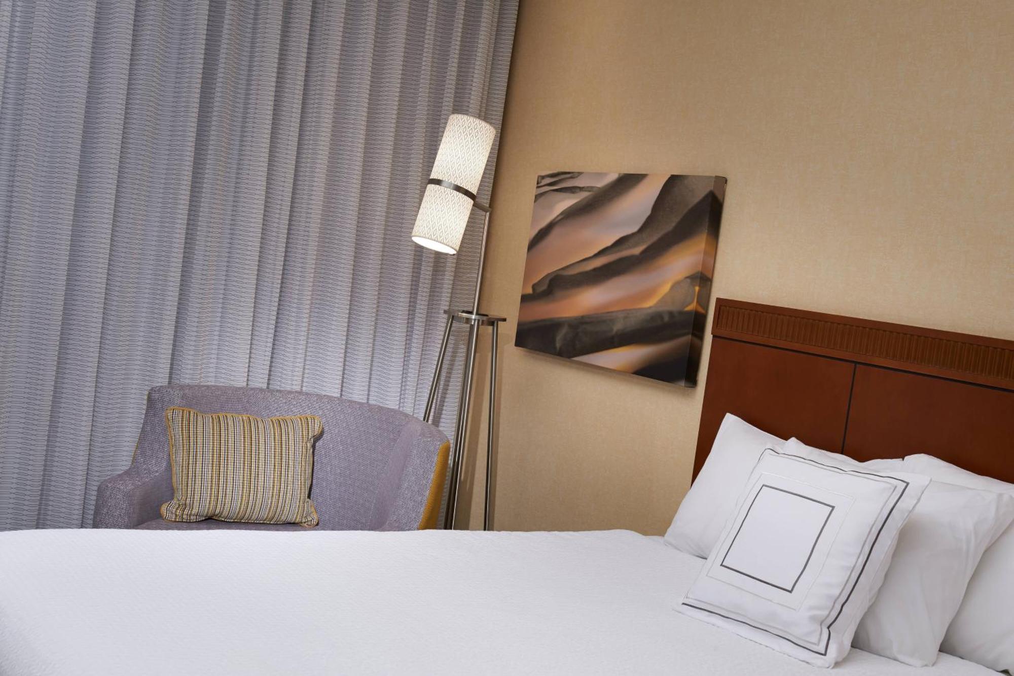 Courtyard By Marriott Lexington North Hotel Bagian luar foto