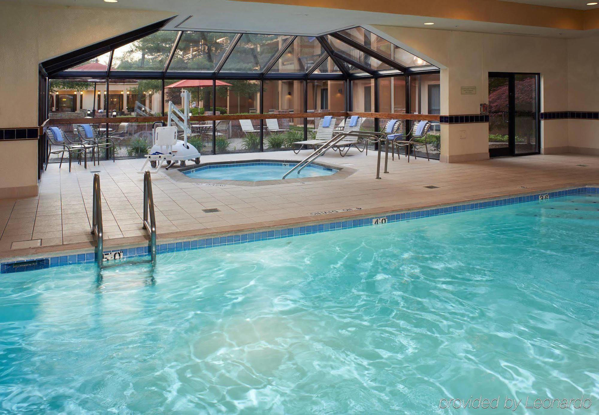 Courtyard By Marriott Lexington North Hotel Bagian luar foto
